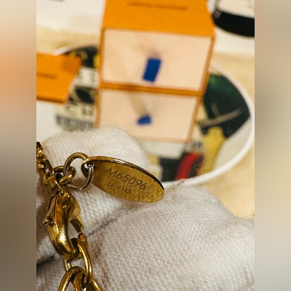 πLOUIS VUITTON Gamble Lucky Dice Swarovski Crystal Gold Tone Necklace Full Inc - Picture 10 of 17